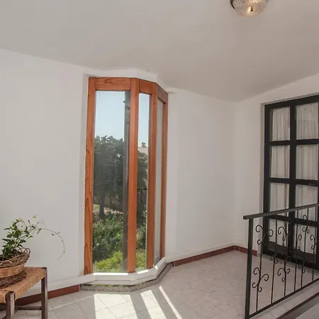 Semesterbostad Mansarda Marina Villa San Pietro